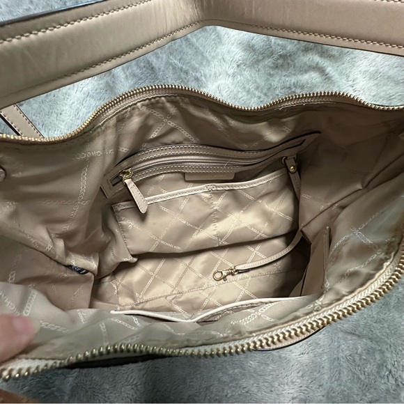 Blush Pink Leather Michael Kors Bag - Picture 4 of 6